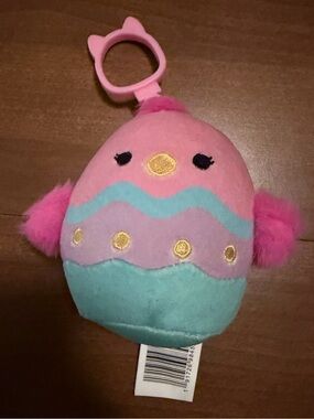 Squishmallows Empressa the Chick in Egg Plush Clip 3.5”